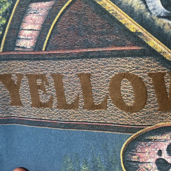 Vintage Yellowstone Sweatshirt - Picture 8 of 8